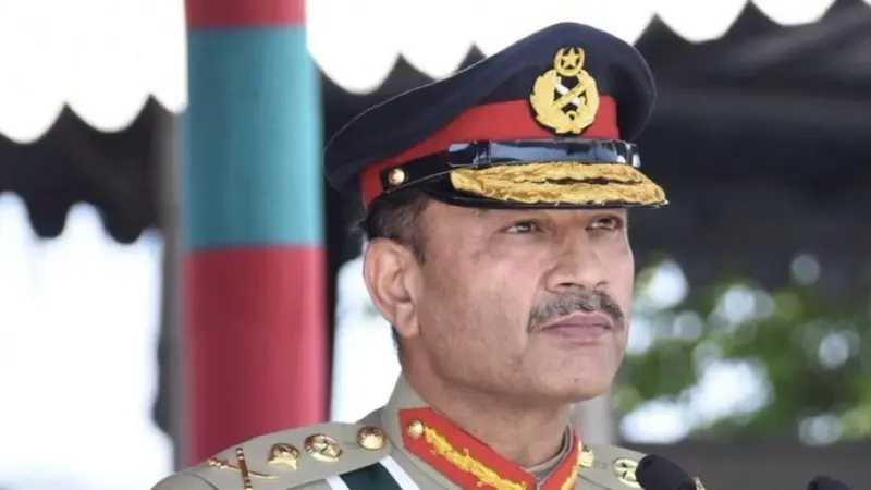 मुनीर भाषणात म्हणाले, इराण आवडत असेल तर तिथेच जा!