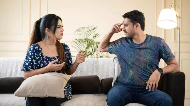 கணவன் - மனைவி இடையே உண்டாகும் பிரச்சனைகளை தீர்க்க உதவும் ஜோதிட பரிகாரங்கள்!