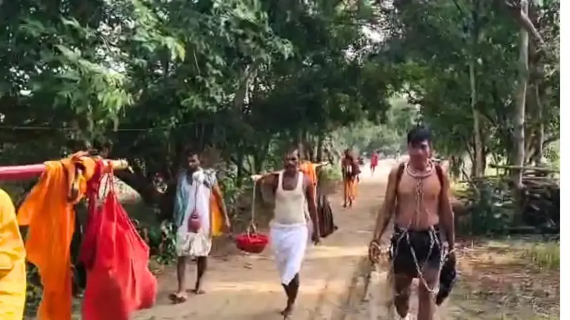 Bihar News : भागलपुर में रिटायर्ड जवान की दिखी अनोखी भक्ति और समर्पण, जन कल्याण के लिए खुद को जंजीर में जकड़कर देवघर हुआ रवाना