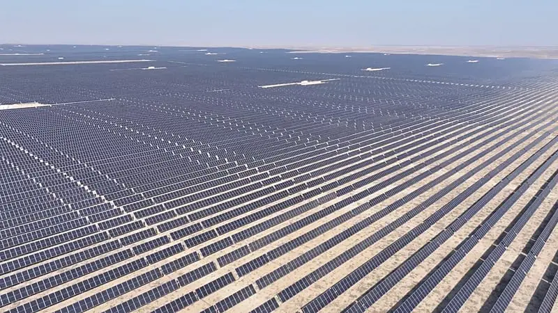 How solar and wind projects are accelerating the energy transition