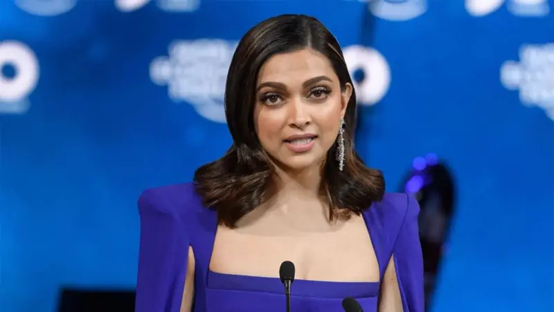 Deepika Finally EXPLODES: Targets Male Superstars