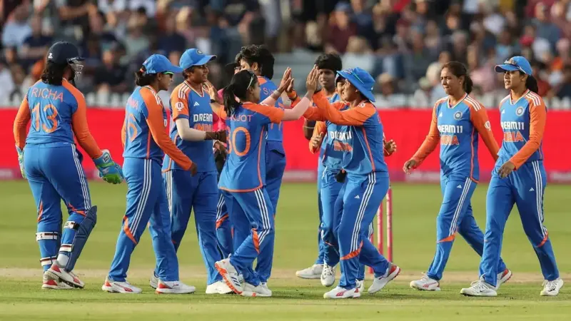 இந்தியா-இங்கிலாந்து மகளிர் ஒருநாள் கிரிக்கெட் போட்டி இன்று நடக்கிறது