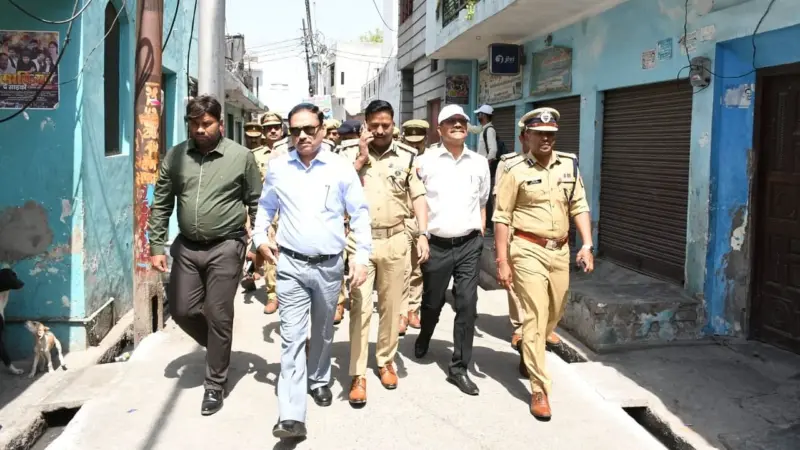 Notices issued against 24 people for protesting against Waqf Bill by wearing black badges in UP's Muzaffarnagar