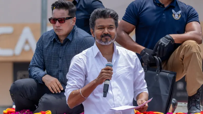 பெரம்பூரில் தவெக தலைவர் விஜய் வேட்புமனு ஏற்பு. சொத்து விவர சர்ச்சையால் திமுகவினர் எதிர்ப்பு!