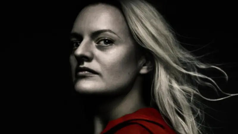 Elizabeth Moss Details Her 'Visceral' Experience Shooting Last Season of The Handmaid's Tale After Becoming a Mom: 'All Mothers are Heroines'