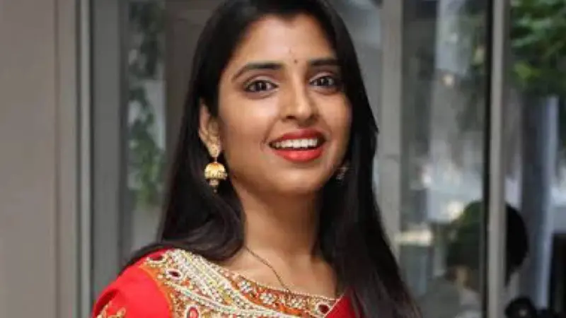 యాంకర్ శ్యామల కొంపముంచిన 'హోం మంత్రి' ఆశ!