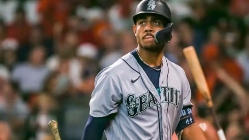 (Video) Julio Rodriguez Heard Screaming in Frustration After Mariners Suffer ALCS Failure With Game 7 Loss