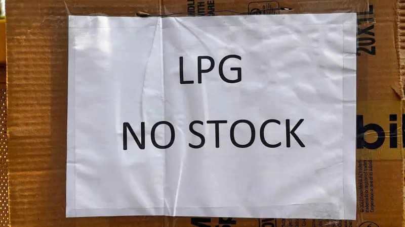LPG crisis deepens as half of Bengaluru pumps shut