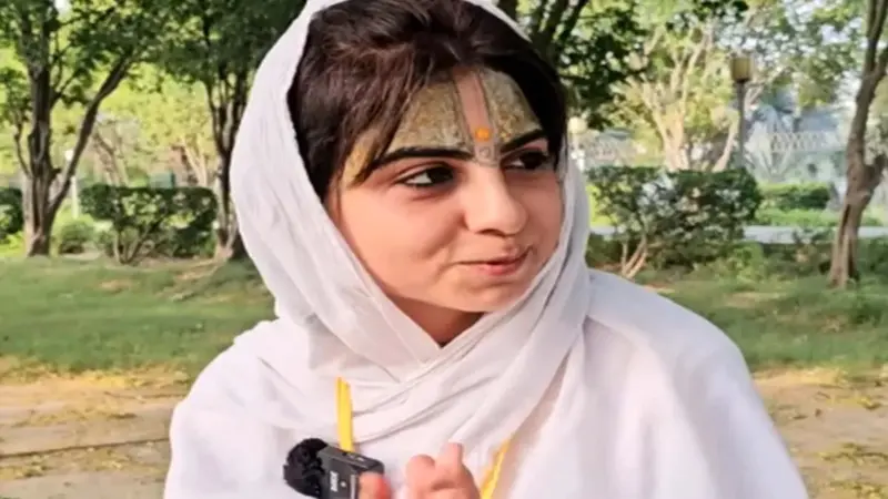 मशहूर एक्ट्रेस ने क्यों छोड़ी ग्लैमर की दुनिया? बताया प्रेमानंद महाराज के उस चमत्कारी सपने का सच