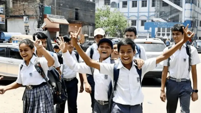 ఏపీలో రేపటి నుంచే వేసవి సెలవుల సందడి