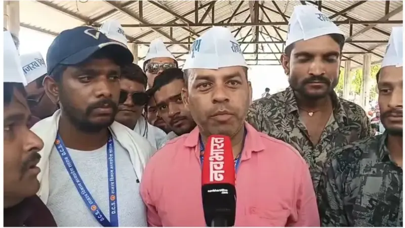 आउटसोर्स कर्मचारियों का प्रदर्शन, जॉब सुरक्षा और वेतन वृद्धि की मांग, सरकार को दी चेतावनी