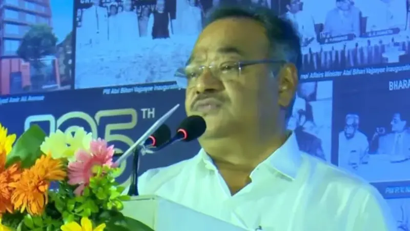 'বাংলায় ফিরবে টাটা, ১০০ দিনের মধ্যে বদলাবে শিল্পের ছবি'- শিল্পনীতি নিয়ে বড় ঘোষণা শমীক ভট্টাচার্যের