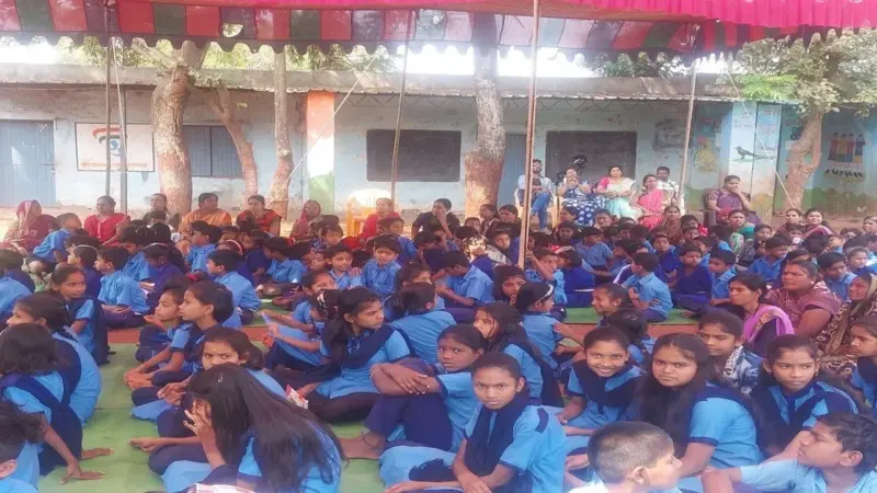 Exclusive Series: "लहान हातांतला न्यायदंड", बालसभेतून मुलांचा आवाज बुलंद; सारोळा गावात विद्यार्थ्यांनीच चालवला लोकशाहीचा कारभार