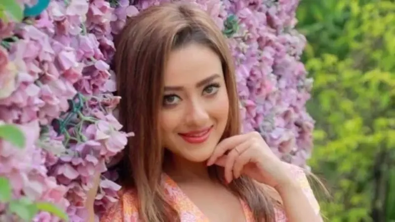 পরিচালক মিটিংয়ের ডেকে বিকিনি পরতে বলেছিল মাদালসাকে! সেই ভয়ঙ্কর অভিজ্ঞতা প্রসঙ্গে মুখ খুললেন অভিনেত্রী