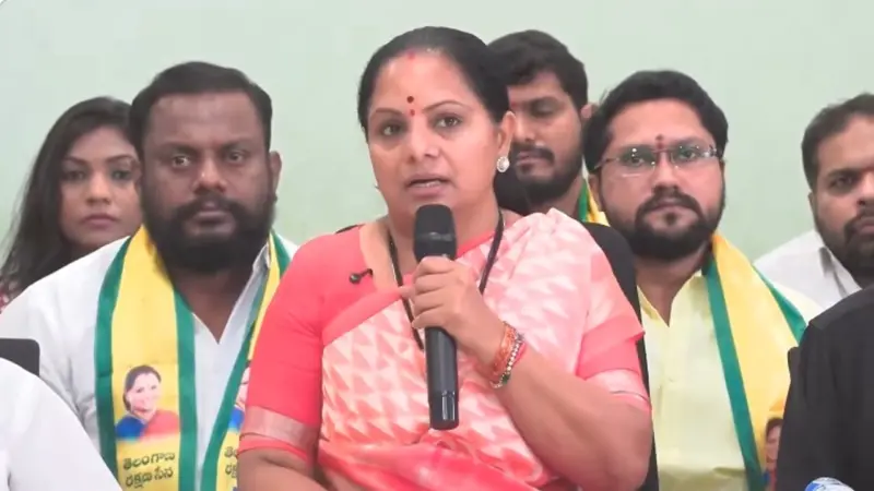 గుంపు మేస్త్రీ హఠావో..తెలంగాణ బచావో : కవిత