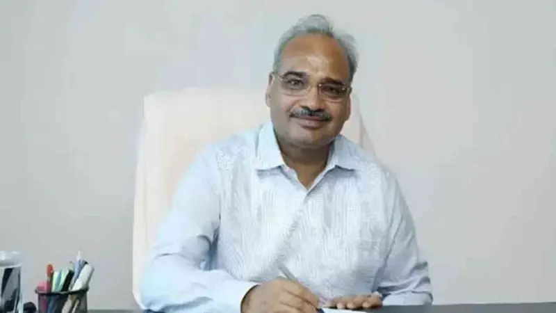 'விஜய்க்கு நான் தான் எல்லாமே' - ஐ.ஏ.எஸ். அதிகாரி பிரதீப் யாதவ் அலப்பறை!