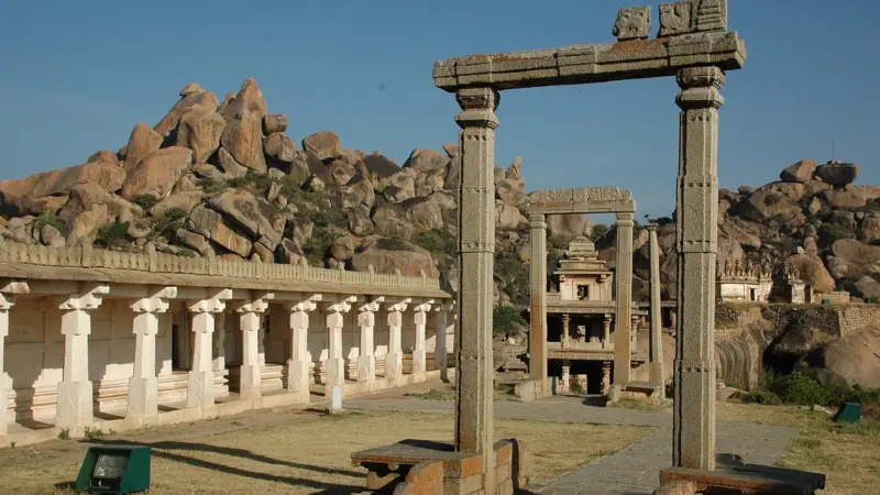 Karnataka: In garb of guided tour, fakes take visitors for a ride at tourist spots