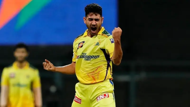 తల్లి అంత్యక్రియలు ముగిసిన వెంటనే జట్టులోకి ముకేశ్ చౌదరి!