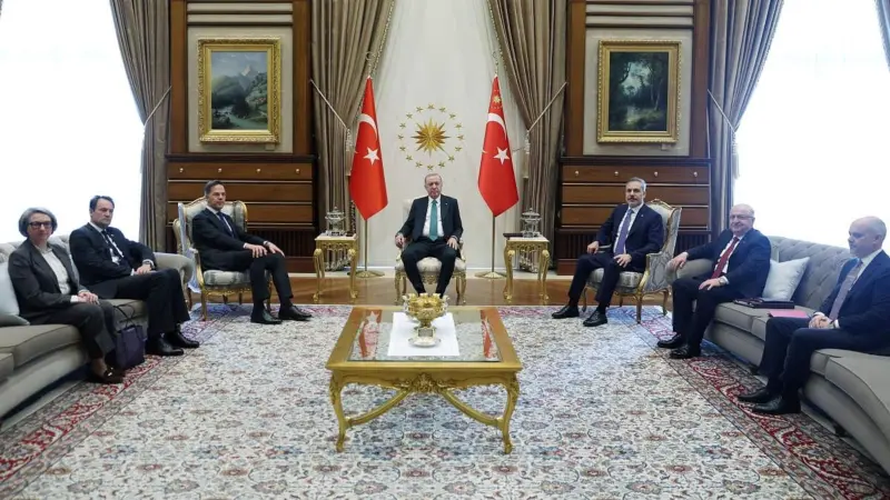 Turkey, Pakistan discuss latest developments in US-Iran talks in call