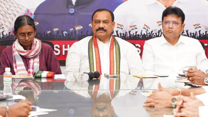 నోటితో నవ్వుతూ నొసటితో వెక్కిరిస్తూ.. ! ఆయన చెప్పేదొకటి చేసేదొకటి!