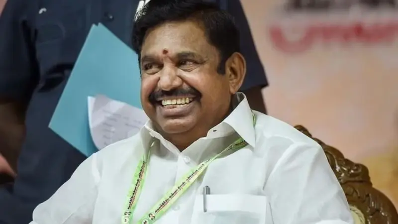 காலையிலேயே பரபரப்பு. அதிமுகவில் இணைந்த TVK- வின் முக்கிய புள்ளி. செம குஷியில் இபிஎஸ்.!