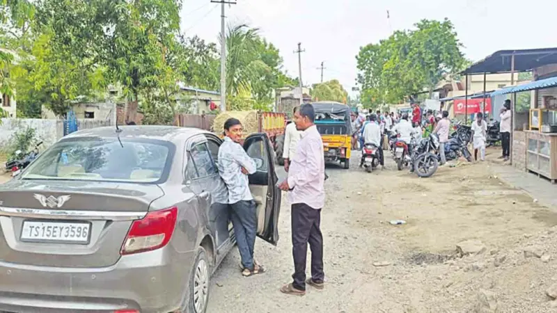 రోడ్డెక్కిన వడ్ల రైతులు