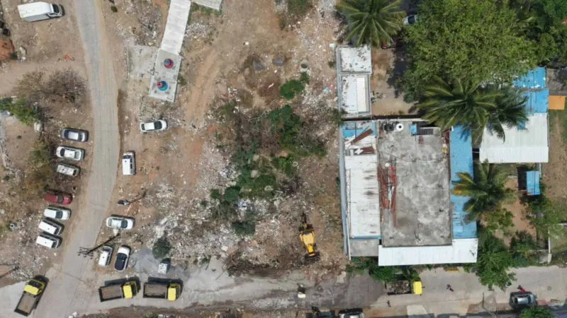 HYDRAA clears encroachments from temple tank in Jagadgirigutta