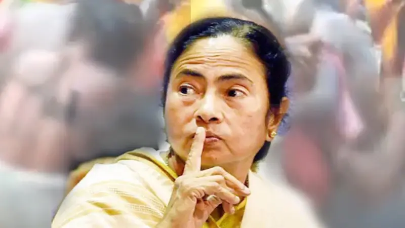 പശ്ചിമ ബംഗാള് രാഷ്ട്രീയത്തില് വൻ ഭൂകമ്പം; തൃണമൂല് കോണ്ഗ്രസ് ഔദ്യോഗികമായി പിളര്ന്നു; എല്ലാ പാര്ട്ടി കമ്മിറ്റികളും പിരിച്ചുവിട്ട് മമത ബാനര്ജി