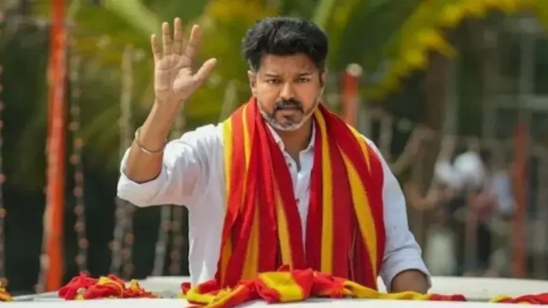 రీల్ లైఫ్ లో సీఎం ఛాన్స్ మిస్.. రియల్ లైఫ్ అధికారం అందుకున్న విజయ్..