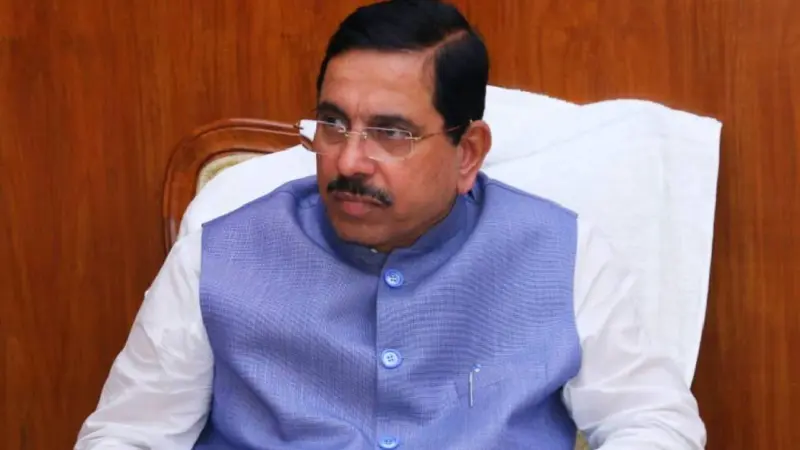 Pralhad Joshi: ಬೇಕಂತಲೇ ರಾಷ್ಟ್ರಪತಿ ಕಡೆಗಣಿಸಿದ ಮಮತಾ ಬ್ಯಾನರ್ಜಿ ಸರ್ಕಾರ: ಜೋಶಿ ಕಿಡಿ