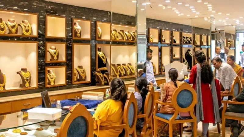 நகைப்பிரியர்களுக்கு ஹாப்பி நியூஸ்: தங்கம் சவரனுக்கு ரூ.1040 குறைவு