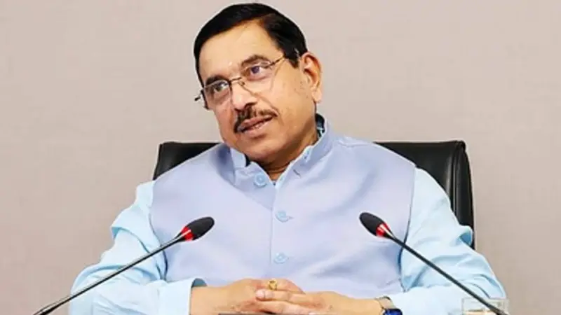 ಸ್ಪೀಕರ್ ಸಭಾತ್ಯಾಗ ಕಾಂಗ್ರೆಸ್ ಸರ್ಕಾರದ ಆಡಳಿತ ವೈಫಲ್ಯಕ್ಕೆ 'ಕೈ' ಗನ್ನಡಿ: ಜೋಶಿ ಕಿಡಿ