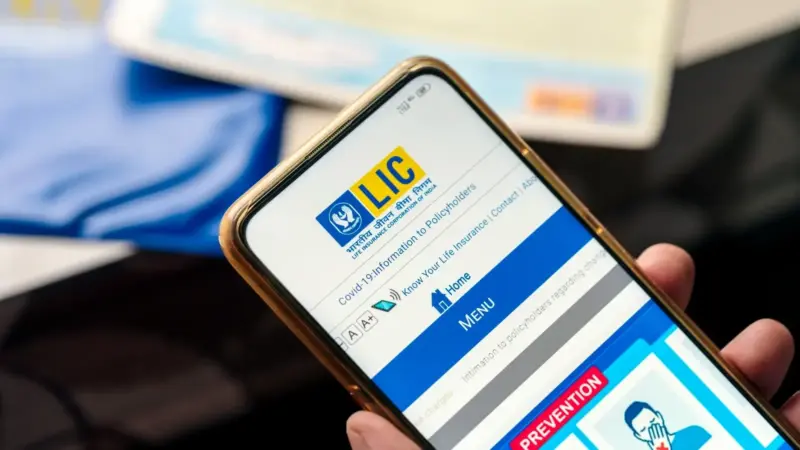 LIC OFS soon? Stock tumbles 4% amid reports that govt may sell around 2% stake
