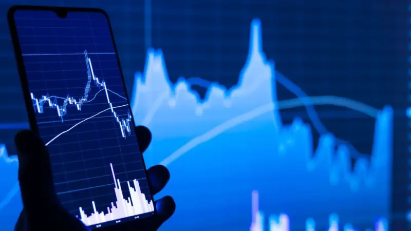 Small-cap fashion stock jumps 9% despite stock market crash. Here's why