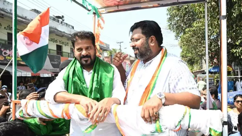 కేసీఆర్‌కు పట్టిన గతే విజయన్‌కూ పడుతుంది: రేవంత్