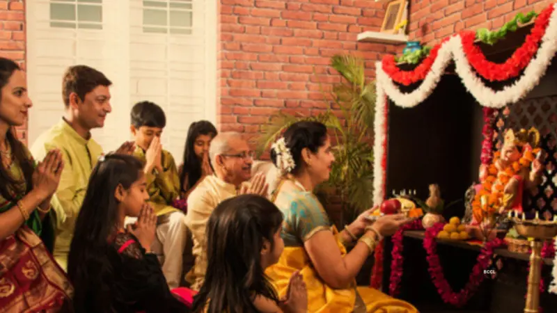 chithirai 2026 hindu calendar சித்திரை 2026 விசேஷங்கள், விரத நாட்கள், சுப முகூர்த்த நாட்கள், வாஸ்து நாள் முழு விபரம்