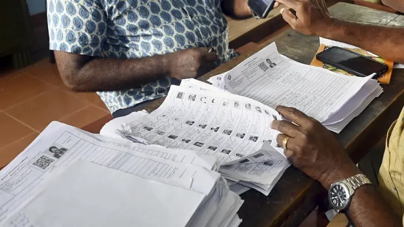 Karnataka protests against 'arbitrary' deletion of voter names in SIR exercise