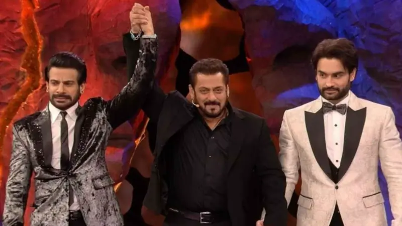 Bigg Boss 18 Winner: Karan Veer Mehra lifts trophy; beats Vivian Dsena and takes home Rs 50 lakh