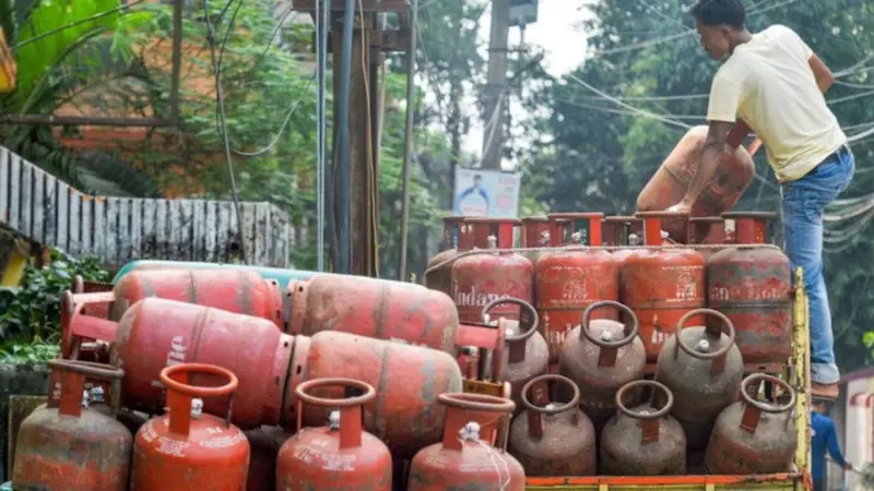 LPG Prices: Check latest rates in Delhi, Mumbai, and Other Cities