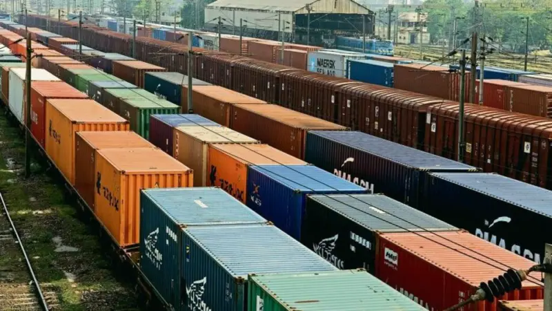 Infrastructure boom drives rail freight to record 1,670 mt in FY26 as steel, cement loading rises