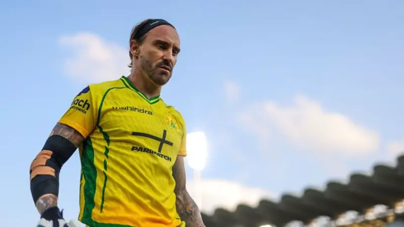 Faf du Plessis ruled out of SA20 after suffering severe injury; surgery required