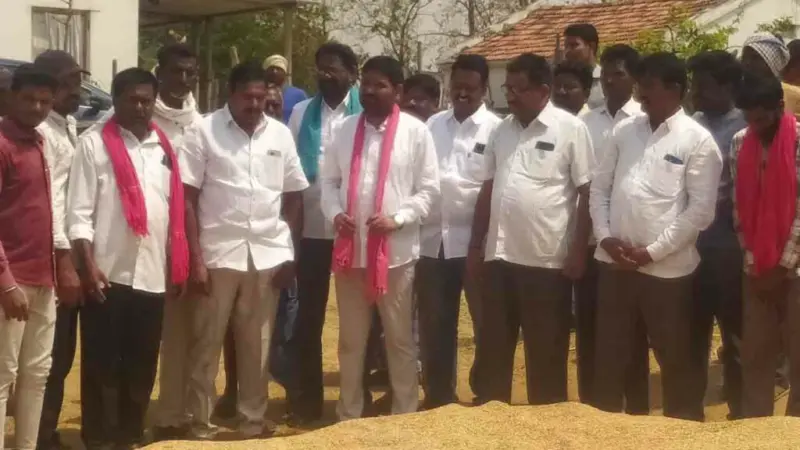 Nennela | గంగారం గ్రామంలో కొనుగోలు కేంద్రం మాయం..!