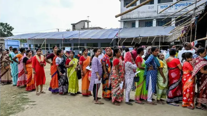 बंगाल में री-पोलिंग के दौरान बवाल! TMC समर्थकों पर वोटर्स ने लगाया धमकाने का आरोप; 1 बजे तक 55.57 फीसदी मतदान