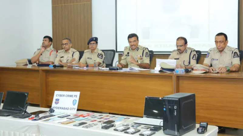 22-Yr-Old Behind Huge Movie Piracy Racket In T'wood!