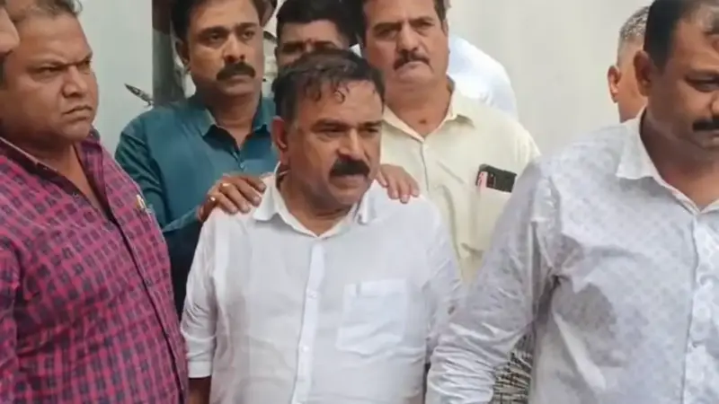 अशोक खरातला 8व्या गुन्ह्यात 12 मेपर्यंत न्यायालयीन कोठडी; पोलिसांची 'ती' मागणी धुडकावली, आता 9व्या गुन्ह्यात घेणार ताबा!