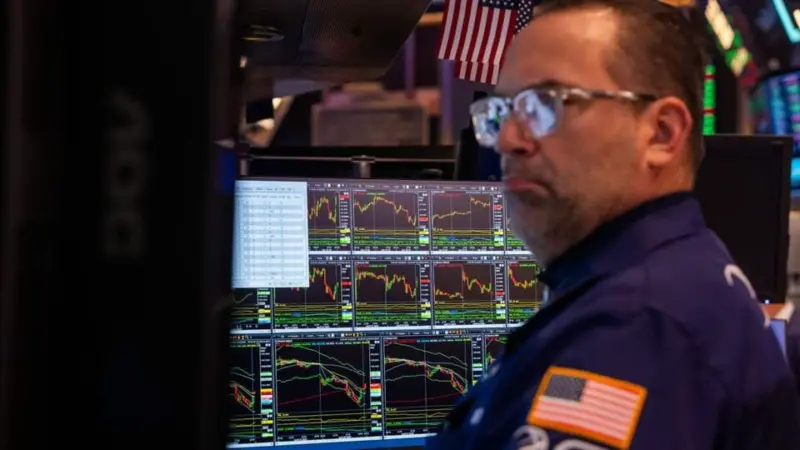 US stock market: Dow Jones futures drop 1% in after Trump's Strait of Hormuz blockade warning
