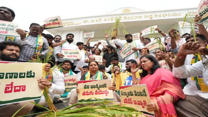 ధాన్యం కొనుగోలు సమస్యలపై కవిత సచివాలయం ముట్టడి