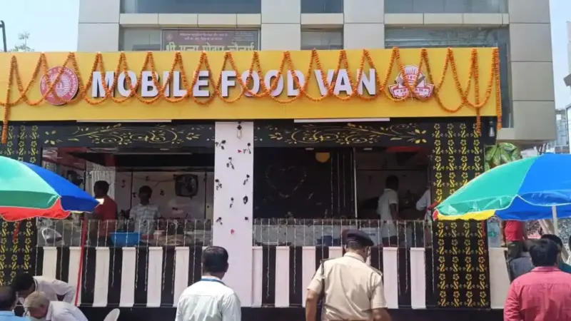 भागलपुर रेलवे स्टेशन पर यात्री सुविधाओं में विस्तार; दूसरी मोबाइल फूड वैन सेवा का हुआ भव्य उद्घाटन