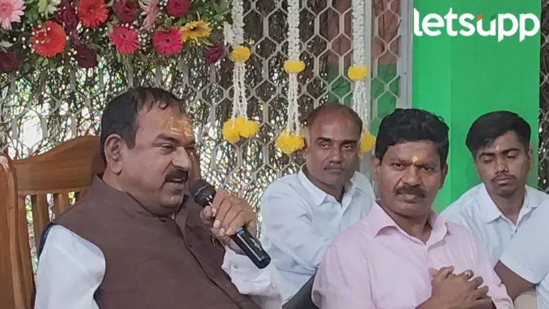 खरातच्या कार्यक्रमात वरिष्ठ IPS अधिकारी; अंजली दमानियांचा खळबळजनक आरोप