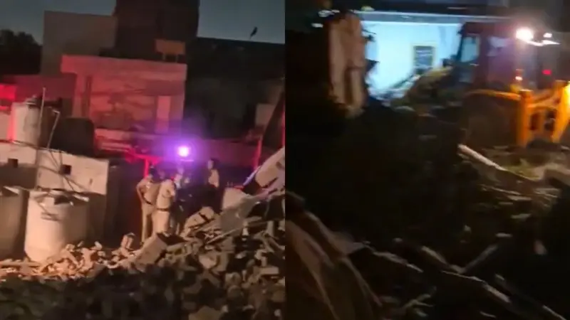 साकेत मेट्रो स्टेशन के पास ढही तीन मंजिला इमारत, एक की मौत, 8 लोगों को किया गया रेस्क्यू